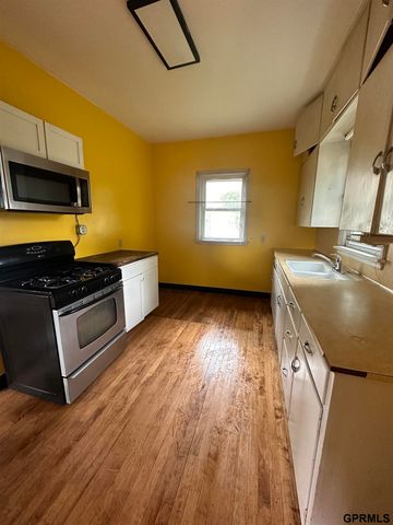 5425 S 23rd Street, Omaha, NE 68107