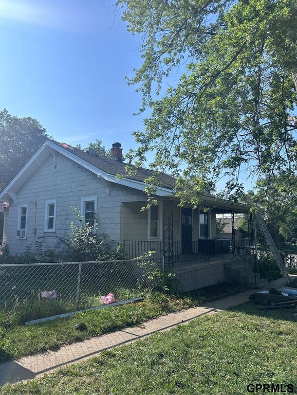 5425 S 23rd Street, Omaha, NE 68107