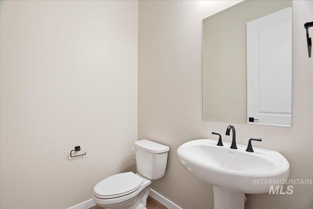 1229 Stirling Meadows Ct, Middleton, ID 83644