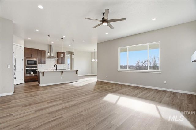 1229 Stirling Meadows Ct, Middleton, ID 83644