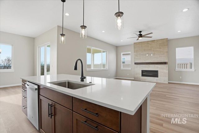 1229 Stirling Meadows Ct, Middleton, ID 83644