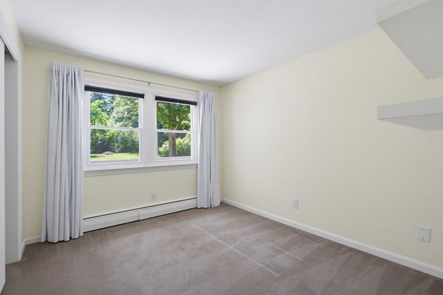 58 Cottage Road, Kensington, NH 03833