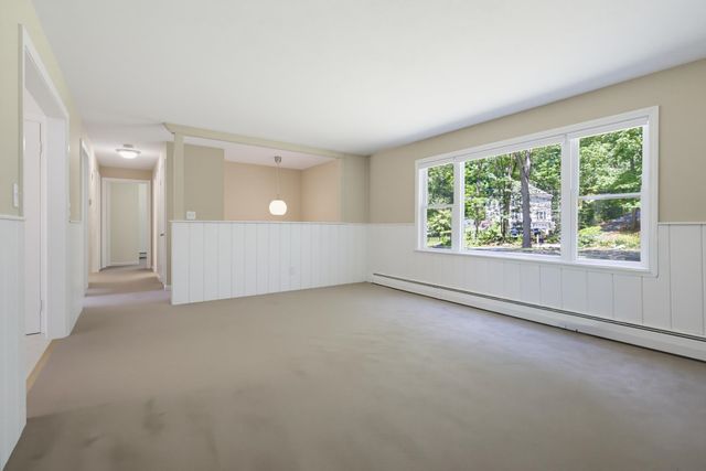 58 Cottage Road, Kensington, NH 03833