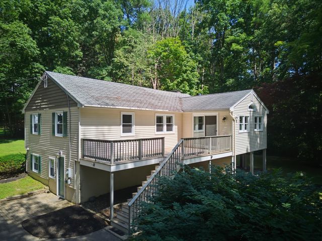 58 Cottage Road, Kensington, NH 03833
