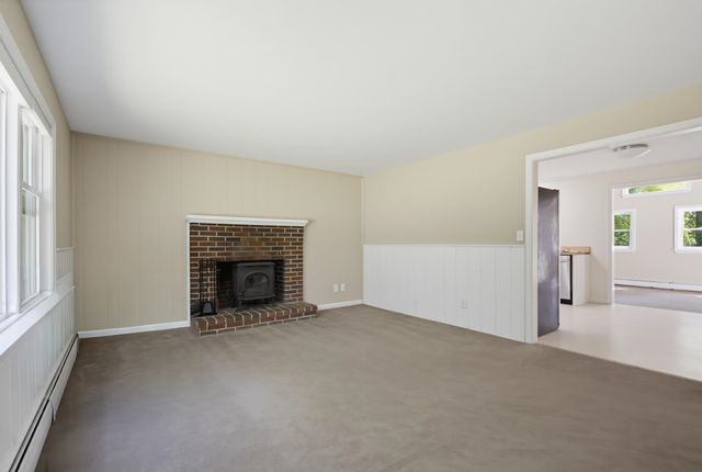 58 Cottage Road, Kensington, NH 03833