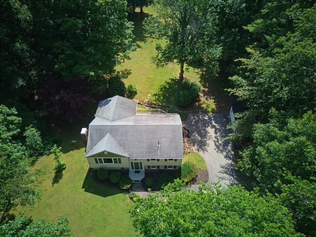 58 Cottage Road, Kensington, NH 03833
