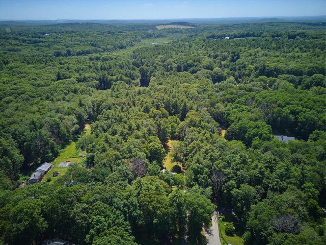 58 Cottage Road, Kensington, NH 03833