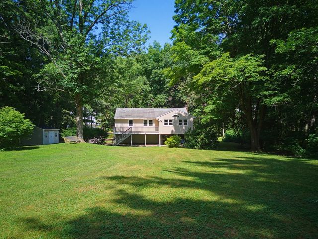 58 Cottage Road, Kensington, NH 03833