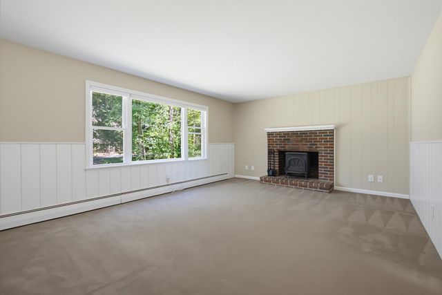 58 Cottage Road, Kensington, NH 03833