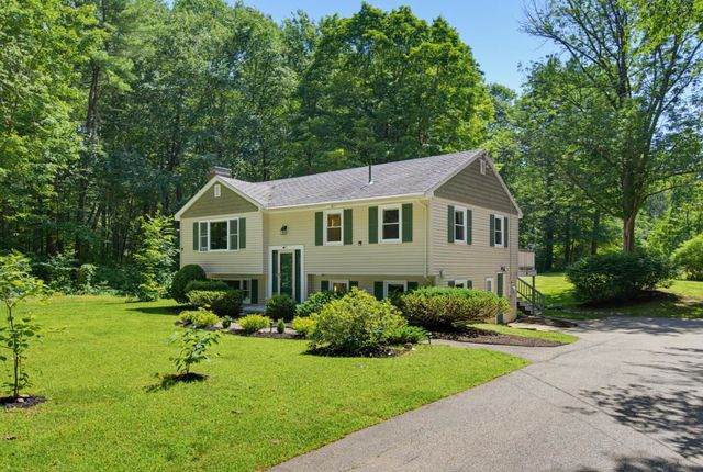 58 Cottage Road, Kensington, NH 03833