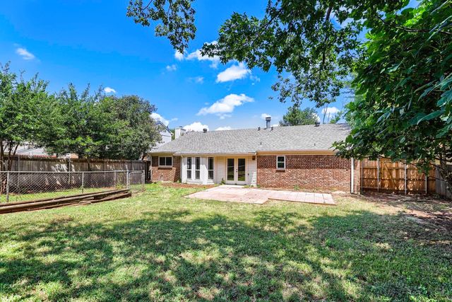 314 Sandlewood Lane, Euless, TX 76039