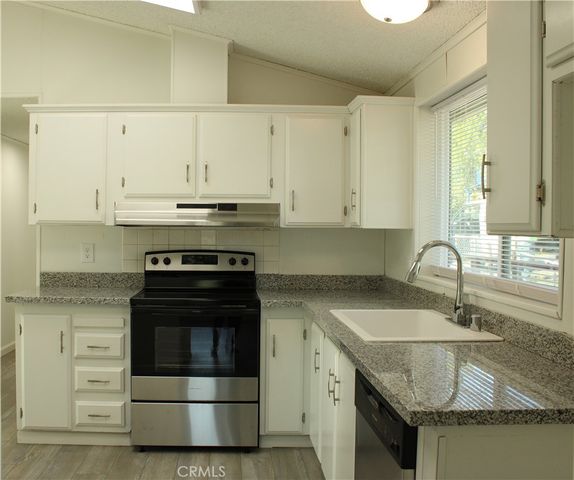 12980 Island Dr, Clearlake Oaks, CA 95423