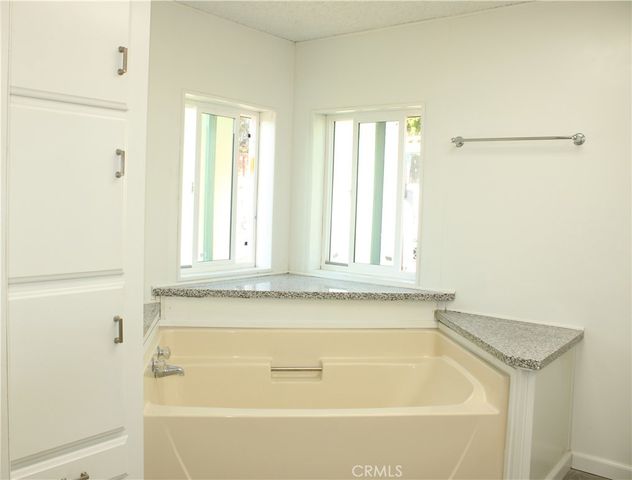 12980 Island Dr, Clearlake Oaks, CA 95423