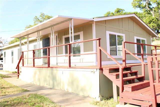 12980 Island Dr, Clearlake Oaks, CA 95423