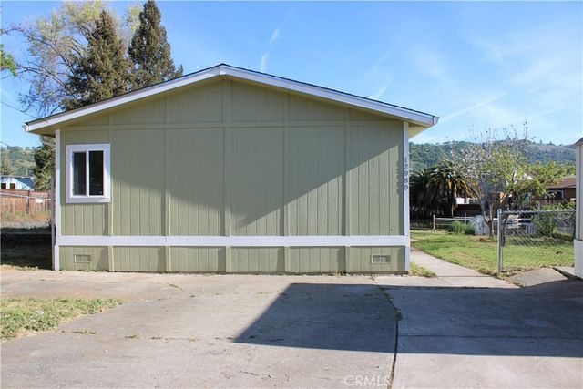 12980 Island Dr, Clearlake Oaks, CA 95423