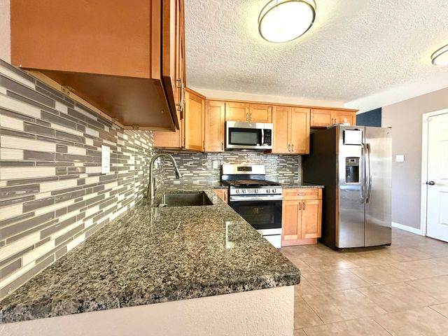 11000 Los Arboles Avenue NE, Albuquerque, NM 87112