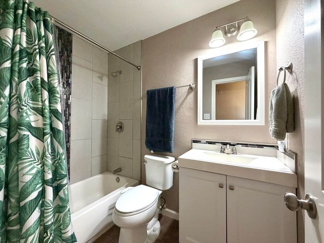 11000 Los Arboles Avenue NE, Albuquerque, NM 87112