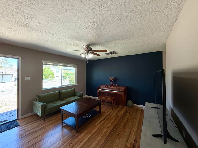 11000 Los Arboles Avenue NE, Albuquerque, NM 87112