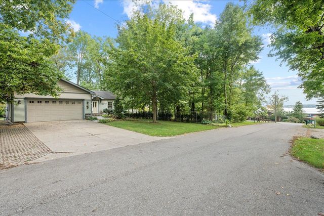 61271 Lenawee Road, Cassopolis, MI 49031