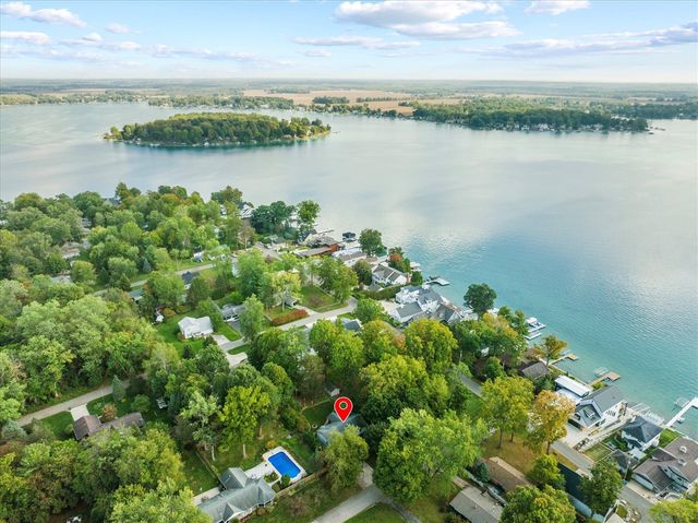 61271 Lenawee Road, Cassopolis, MI 49031