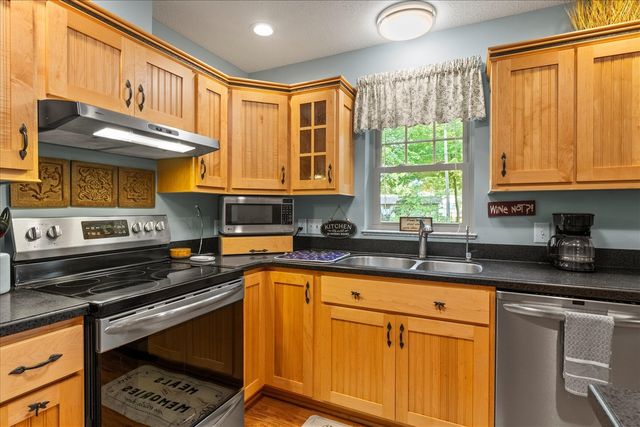 61271 Lenawee Road, Cassopolis, MI 49031