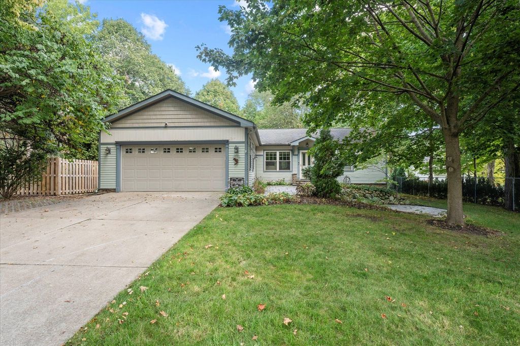 61271 Lenawee Road, Cassopolis, MI 49031