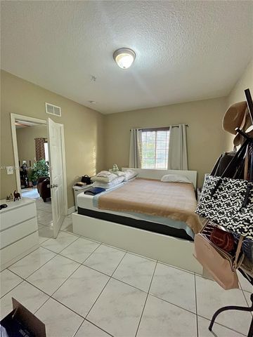 6940 NW 179th St 308-7, Hialeah, FL 33015