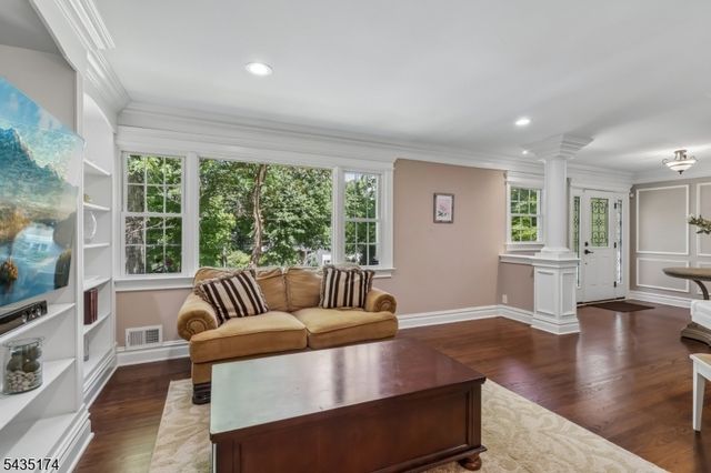 27 Burlington Rd, Berkeley Heights Twp., NJ 07974