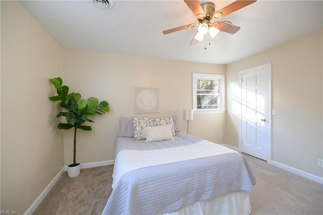 119 Edith LN, Yorktown, VA 23692