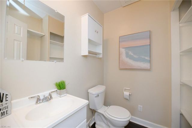 119 Edith LN, Yorktown, VA 23692