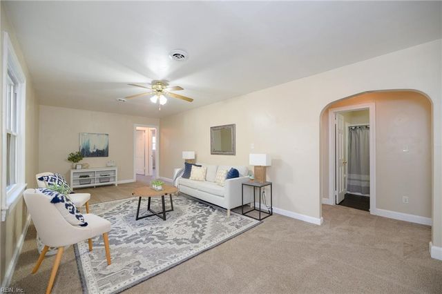 119 Edith LN, Yorktown, VA 23692