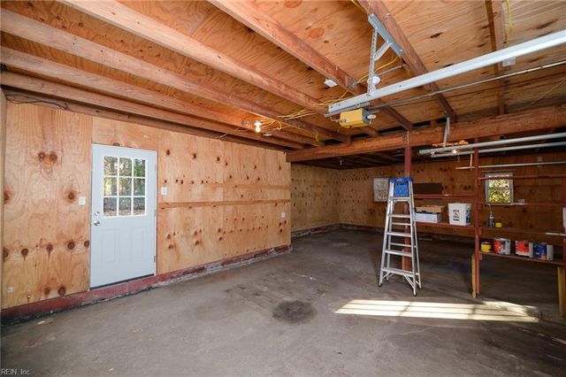 119 Edith LN, Yorktown, VA 23692