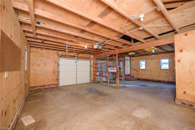 119 Edith LN, Yorktown, VA 23692