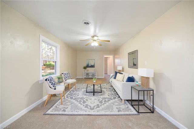 119 Edith LN, Yorktown, VA 23692