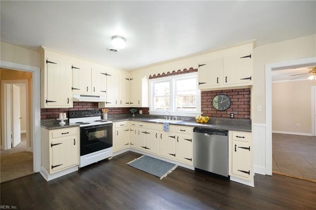 119 Edith LN, Yorktown, VA 23692