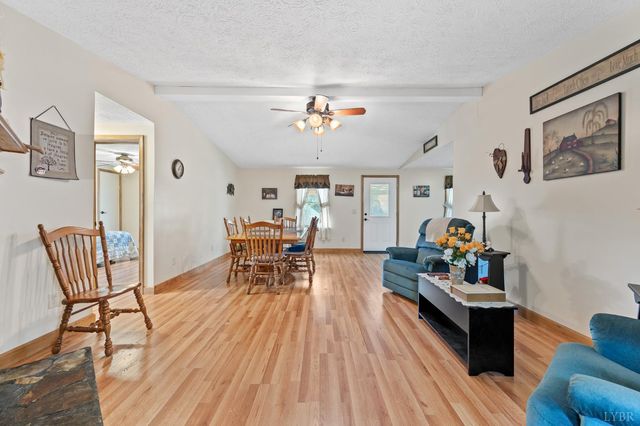 2184 Magnolia Dr, Bedford, VA 24523