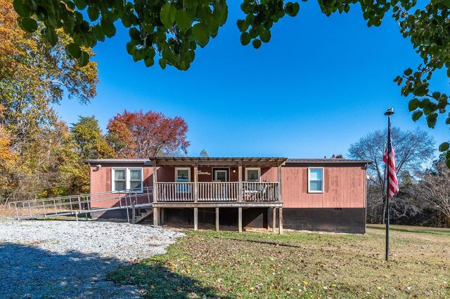 2184 Magnolia Dr, Bedford, VA 24523