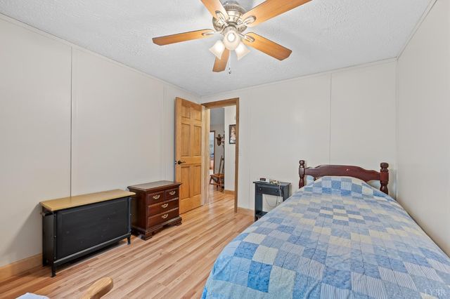 2184 Magnolia Dr, Bedford, VA 24523