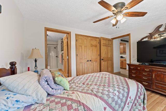 2184 Magnolia Dr, Bedford, VA 24523