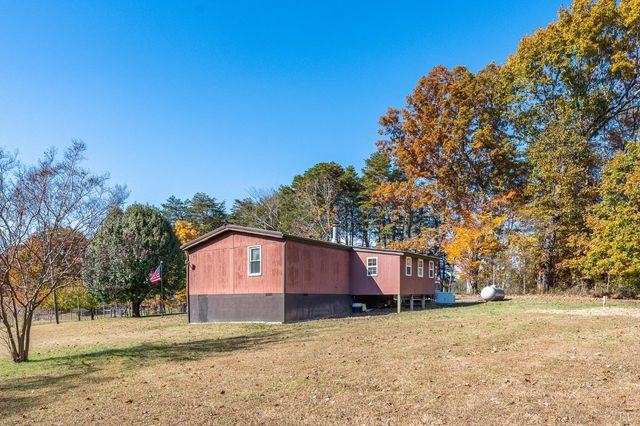 2184 Magnolia Dr, Bedford, VA 24523