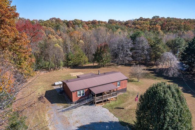 2184 Magnolia Dr, Bedford, VA 24523