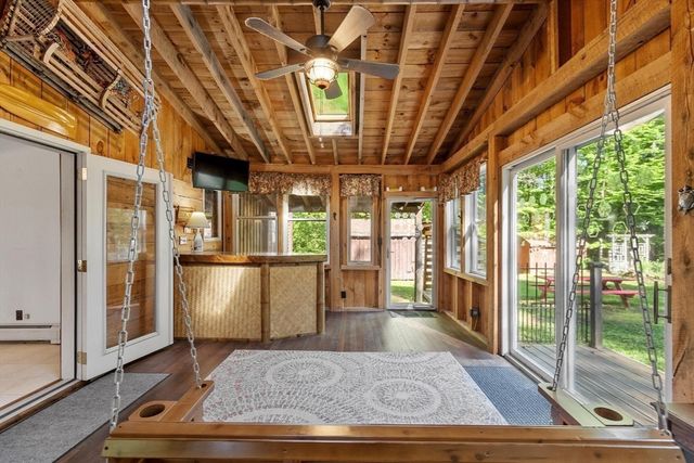 688 Whitney St, Gardner, MA 01440
