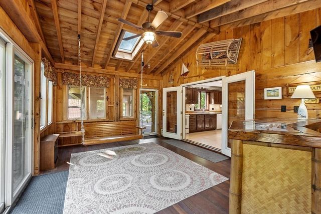 688 Whitney St, Gardner, MA 01440