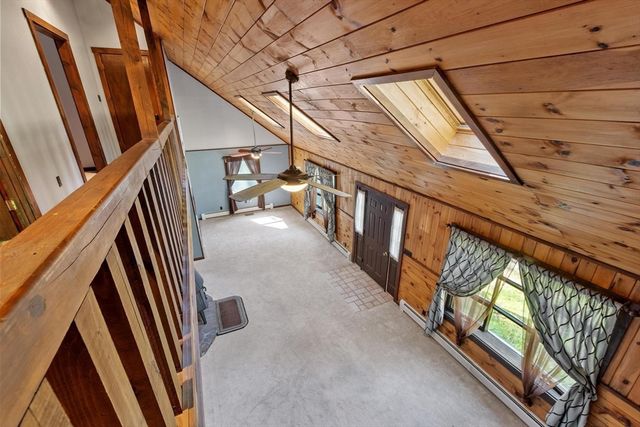 688 Whitney St, Gardner, MA 01440