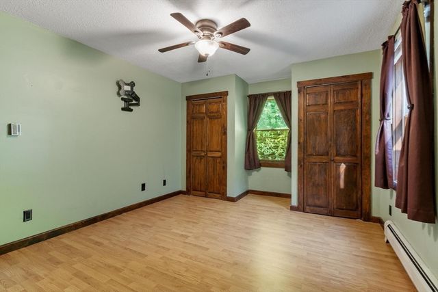 688 Whitney St, Gardner, MA 01440