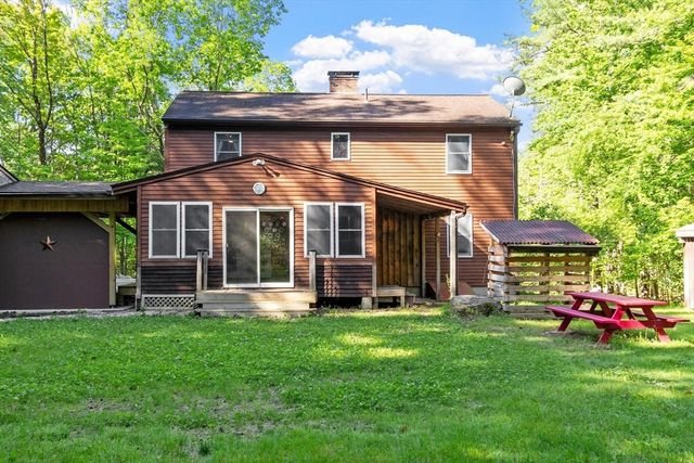 688 Whitney St, Gardner, MA 01440