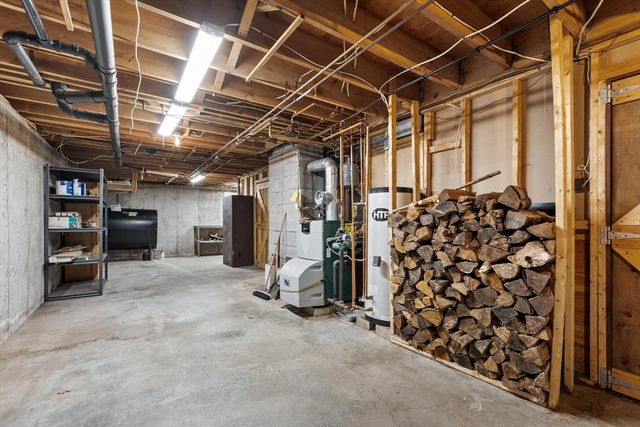 688 Whitney St, Gardner, MA 01440