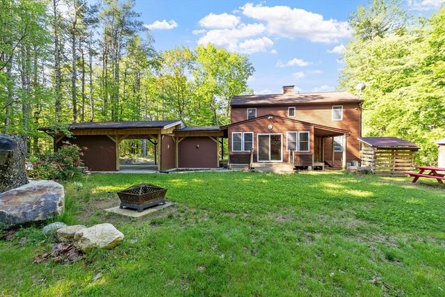 688 Whitney St, Gardner, MA 01440