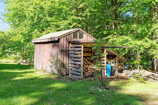 688 Whitney St, Gardner, MA 01440