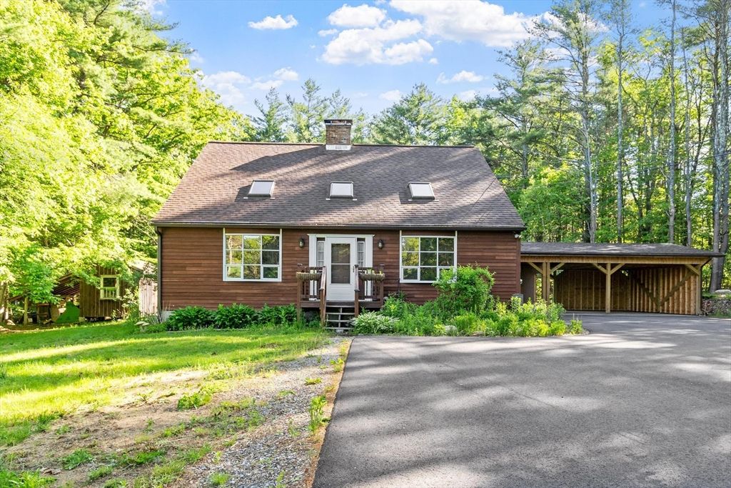 688 Whitney St, Gardner, MA 01440